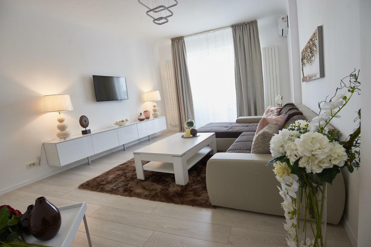 Metropole Apartments Old Town Бухарест Экстерьер фото