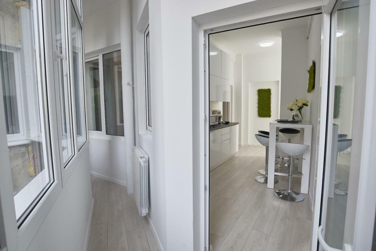 Metropole Apartments Old Town Бухарест Экстерьер фото