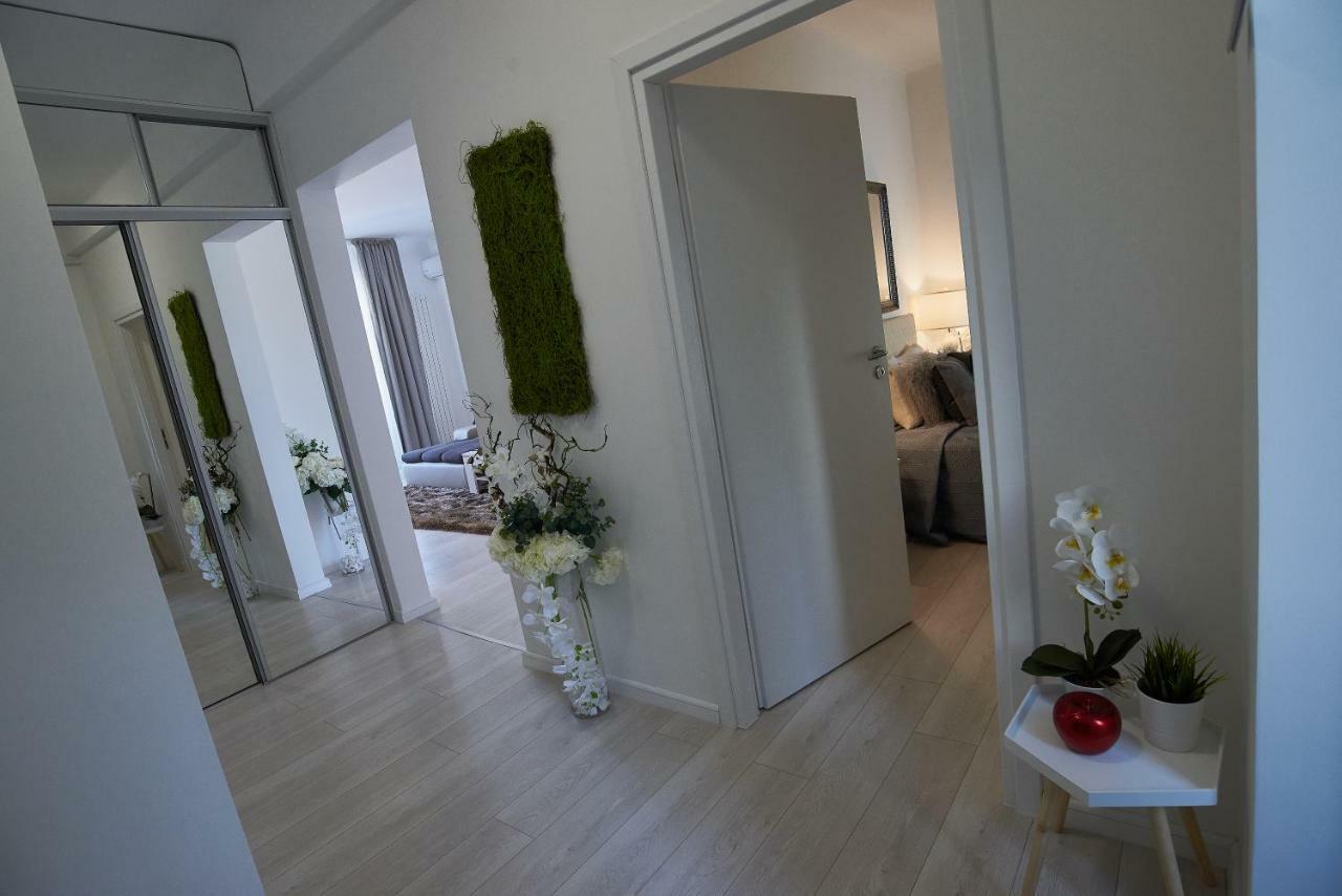 Metropole Apartments Old Town Бухарест Экстерьер фото