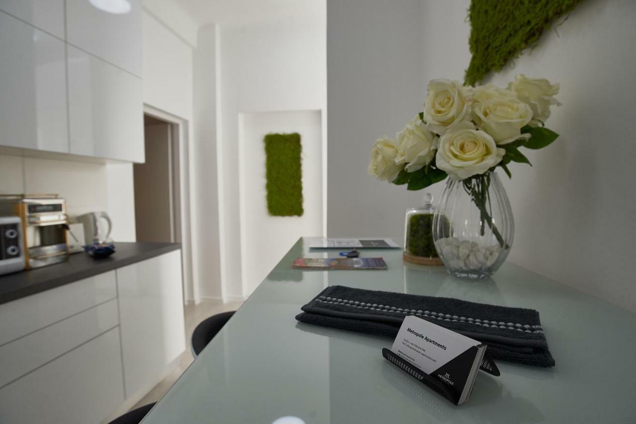 Metropole Apartments Old Town Бухарест Экстерьер фото
