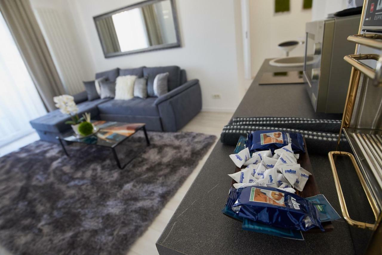 Metropole Apartments Old Town Бухарест Экстерьер фото